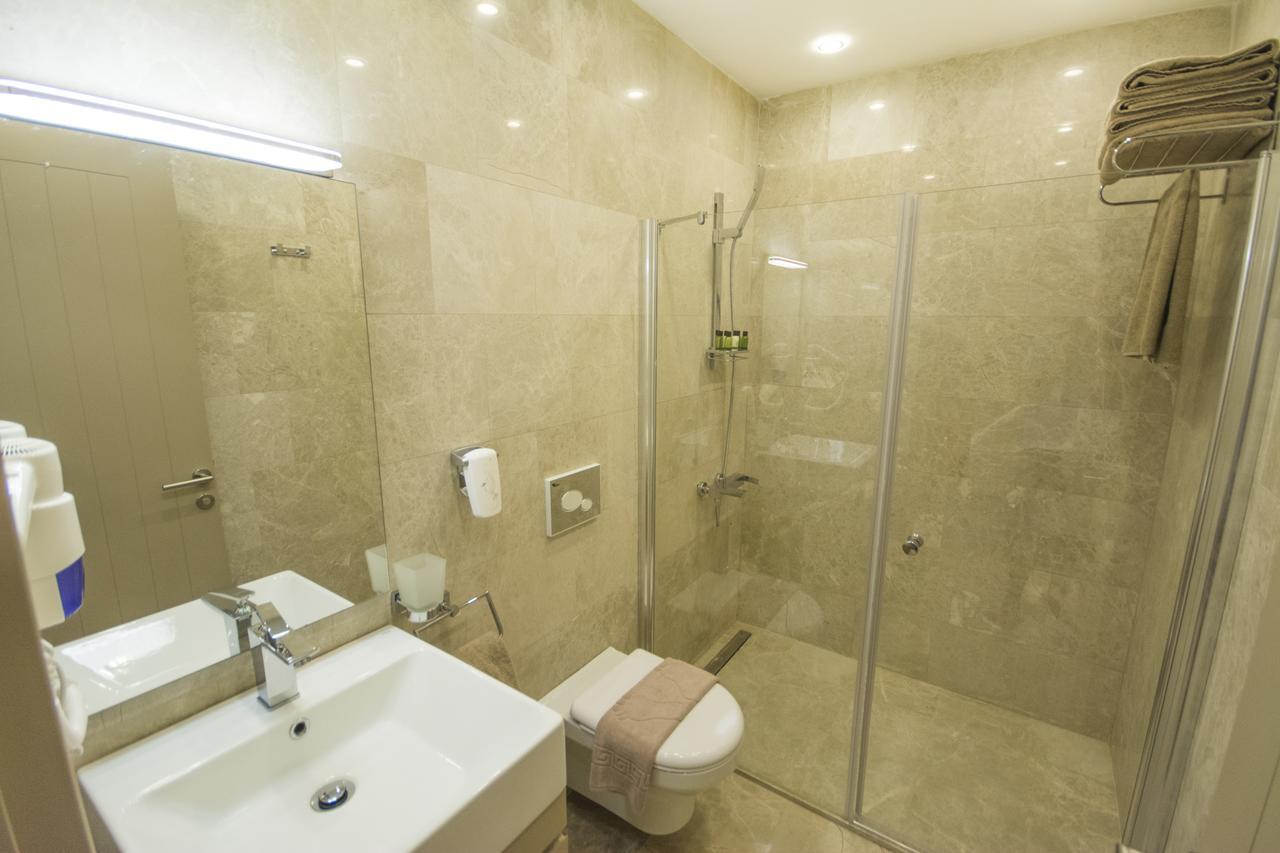 Eng Hotel Bodrum Bagian luar foto