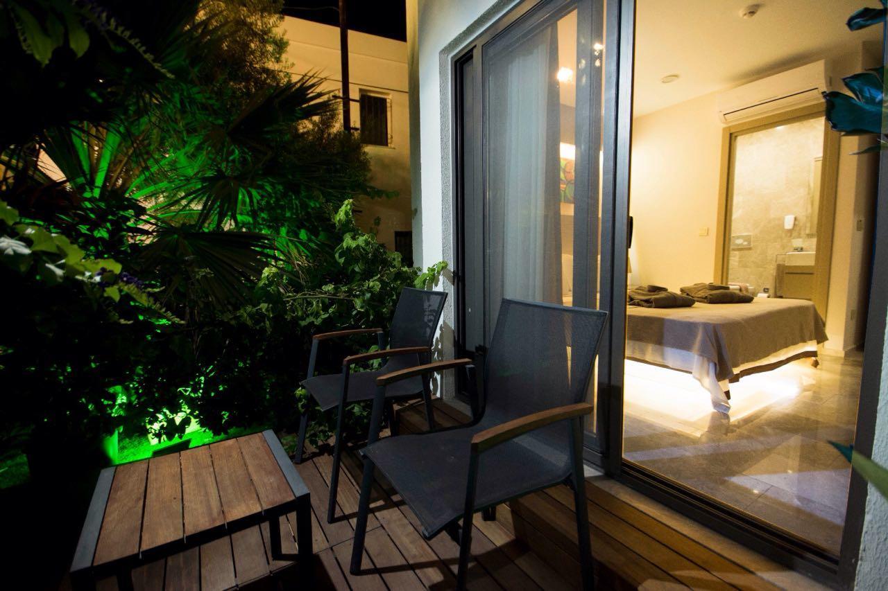 Eng Hotel Bodrum Bagian luar foto