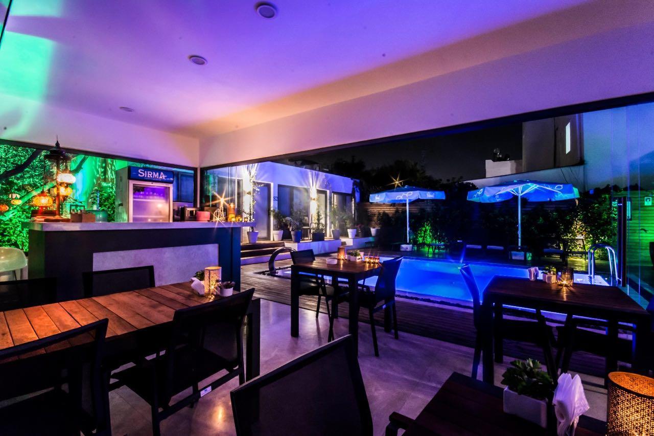 Eng Hotel Bodrum Bagian luar foto